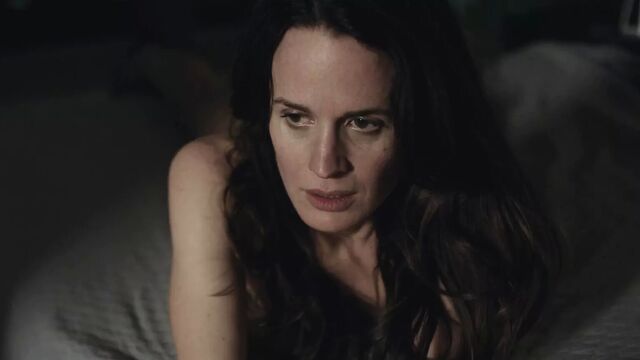 Elizabeth Reaser - Easy S02E02 (2017)