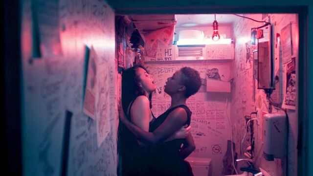 Samira Wiley Lesbian Fingering Scene on ScandalPlanet