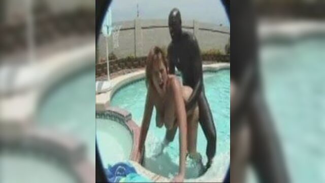 Chubby MILF (tits swinging)