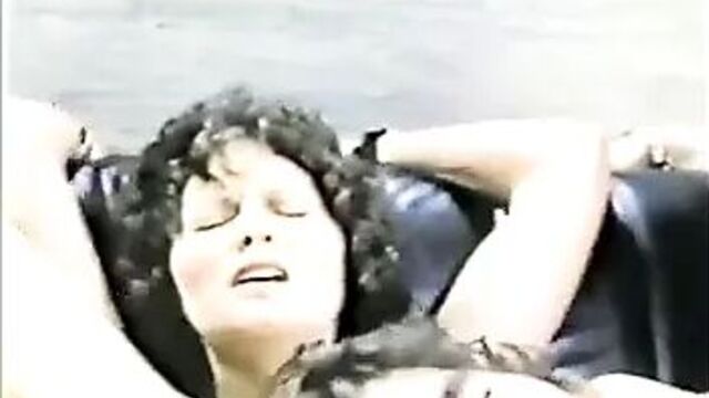 Linda Lovelace cumming hard