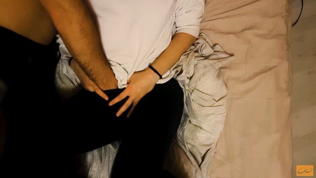 My roommate TRIES to contain herself BUT FAILS and CUMS hard in 2 minutes