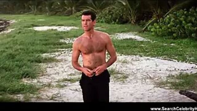 Rene Russo nude - The Thomas Crown Affair (1999)