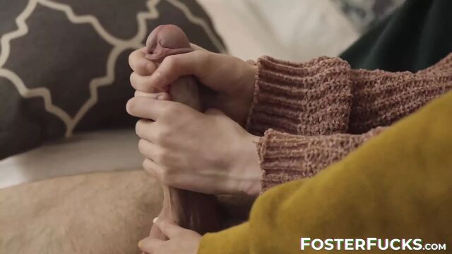 Tantalizing MILF Jessae Rosae removes taboo for Havana Bleu