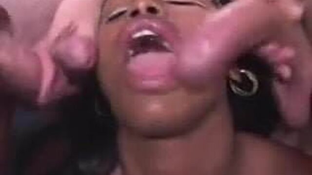 Blowbang with a plus size ebony model