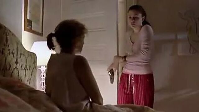 Mother caught masturbating by NOT daughter - nicolo33