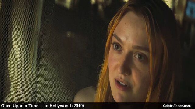 Celebs Dakota Fanning & Margot Robbie sexy movie scenes