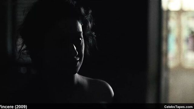 Celeb actress Giovanna Mezzogiorno nude & romantic sex video