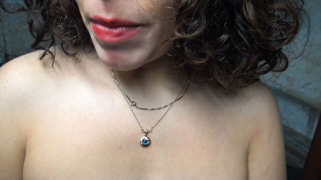 French Cougar In Her Basement - Mature Beurette Francaise