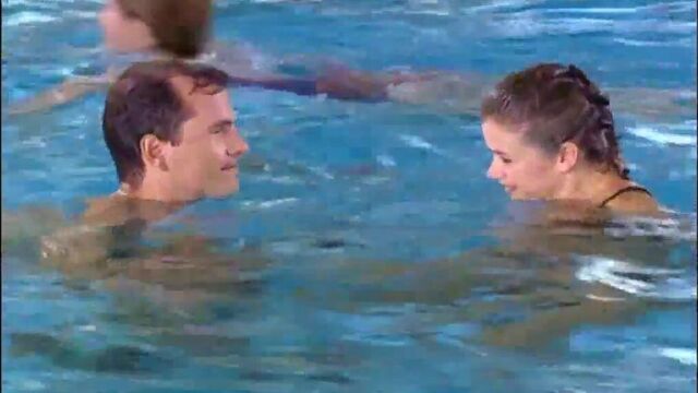 Anke Engelke im Badeanzug