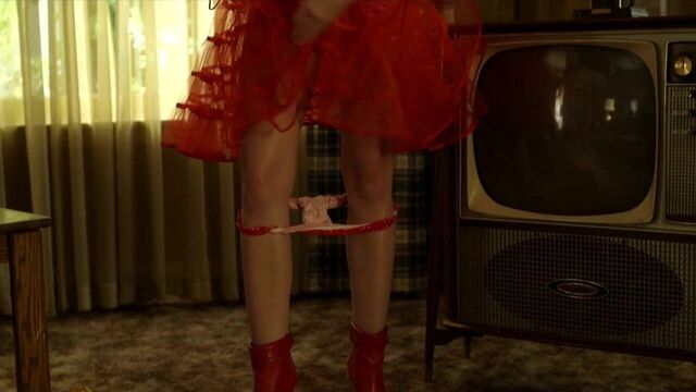 Gaby Hoffmann Flashes Her Hairy Bush