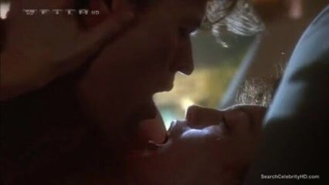 Julianne Moore nude - Body of Evidence