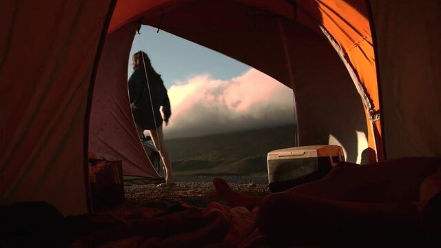 Sophie Lowe - Road Train 02