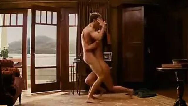 Naked Sandra Bullock goes out of shower and falls