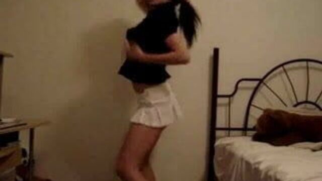 Hottie strips to nelly furtado song shakes hot ass