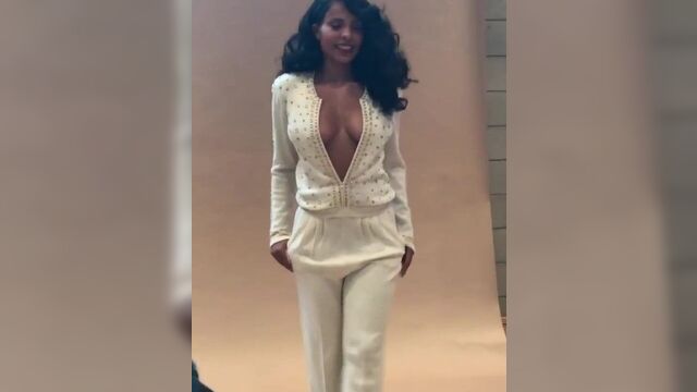 Sanaa Lathan sexy Behind the scene !!!! 2019