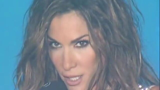 Step Mom is a singing whore