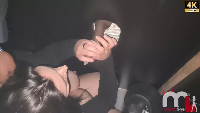 Cuck filma a esposa em Gloryhole