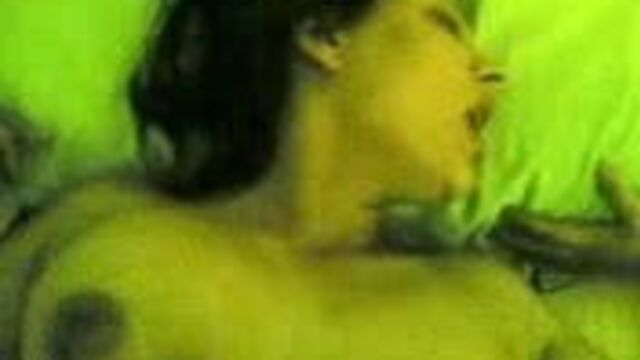 Arab Egyptian Girl can't stand the dick of his lover