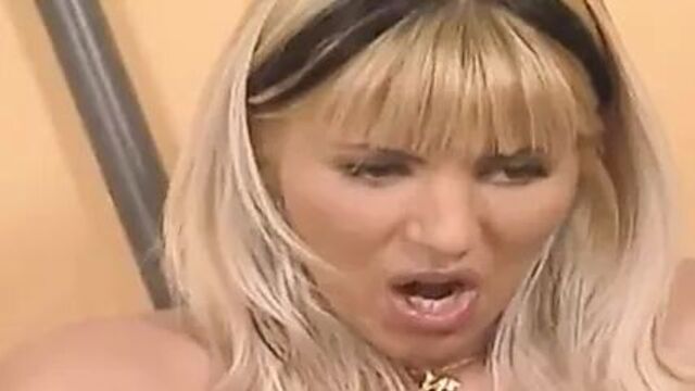 Milly Dabbraccio la professoressa di lingue