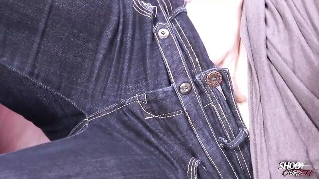 Girlfriend gets fucked on the sofa