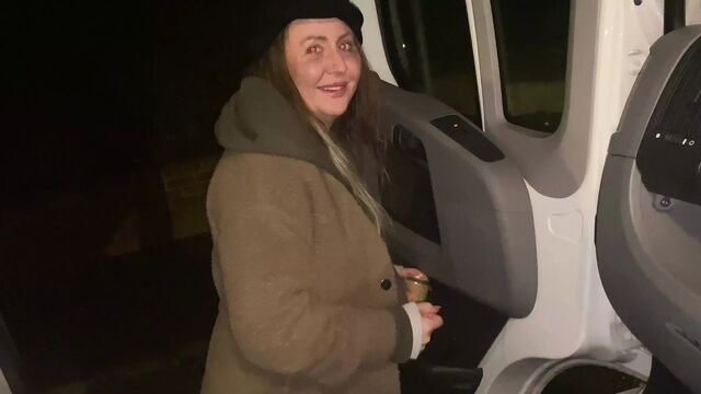 Cracky gets her nasty pussy out for a lift home