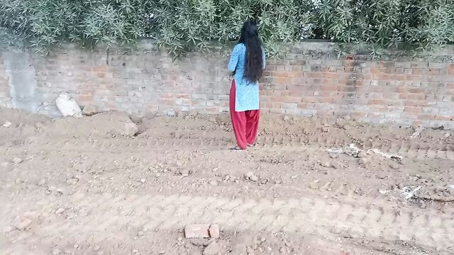 Fhul todne aai ladki ko choda