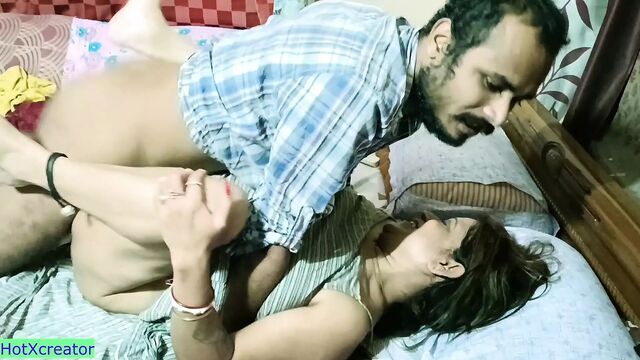 Bengali Randi Bhabhi ko Accha se Chuda ! With dirty Conversation