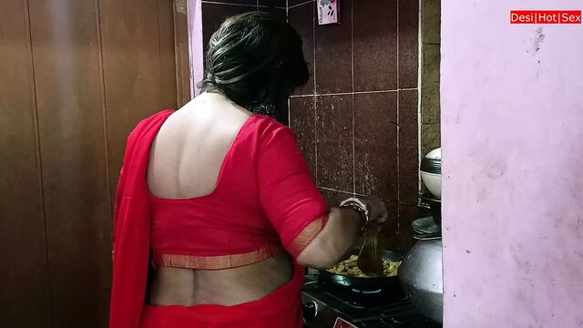 Indian Hot Stepmom Sex! Today I Fuck Her 1st Time!!