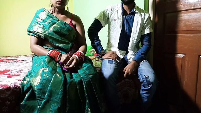 Full Body Checkup Ke Bahne Doctor ne Bhabi Ki Chut Chuda Kiya with Hindi Audio