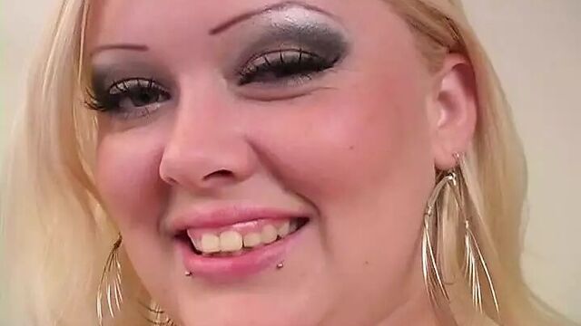 Chubby princess wants to be fucked hard