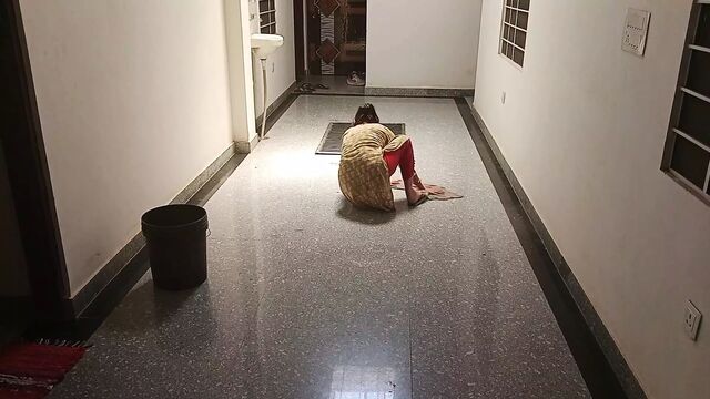 Kaam Vali Bai ko makan malik ne choda