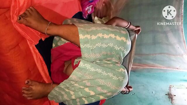 Hot sexi bhabhi ki village style me yar ke sath chudai video