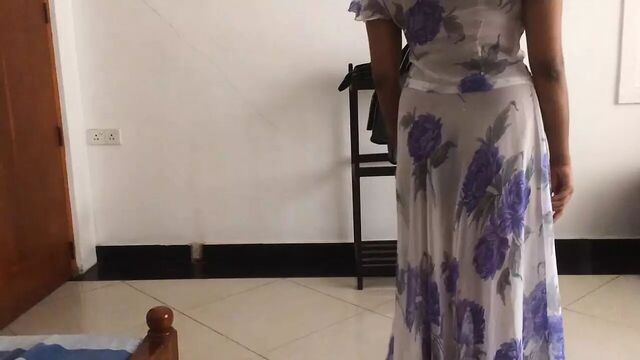 Sri lankan allapu gedara akka ekka