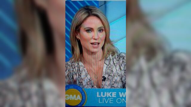 Amy Robach sexy
