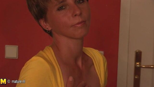 Amateur housewife playing with her wet pussy