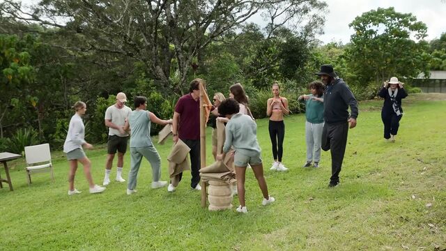 Samara Weaving - ''Nine Perfect Strangers'' s1e01-e03