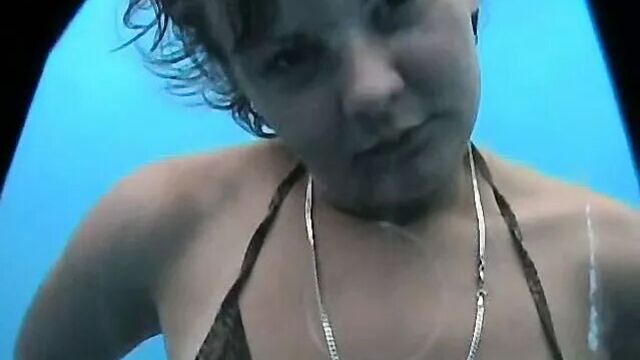 Voyeur - Beach Cabin