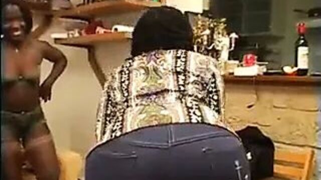 Amateur ebony gangbang