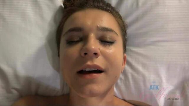 Kharlie Stone loved the creampie in the morning