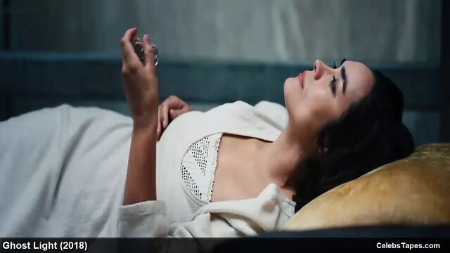 Danielle Campbell & Shannyn Sossamon naked and erotic video