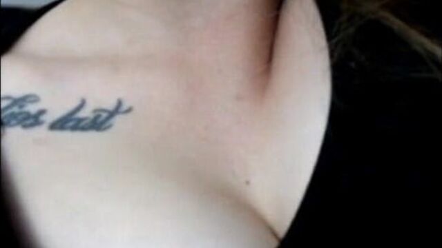 Woman Masturbating online