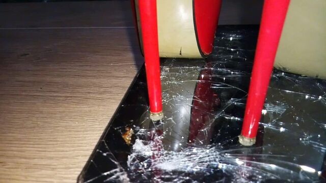 Lady L crush Tab with sexy red high heels.